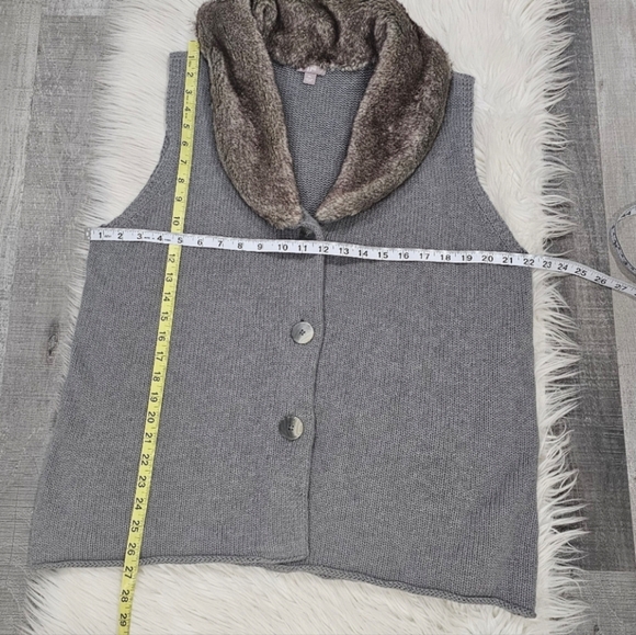 J JILL gray cotton blend  Sweater Vest with Faux Fur Collar - Picture 7 of 9